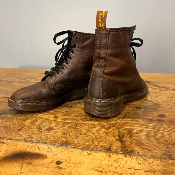 Vintage Dr. Marten Boots - Picture 2 of 9